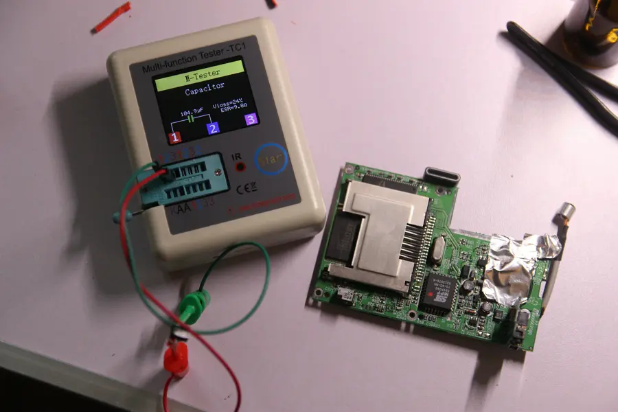 Testing the electrolytic capacitors