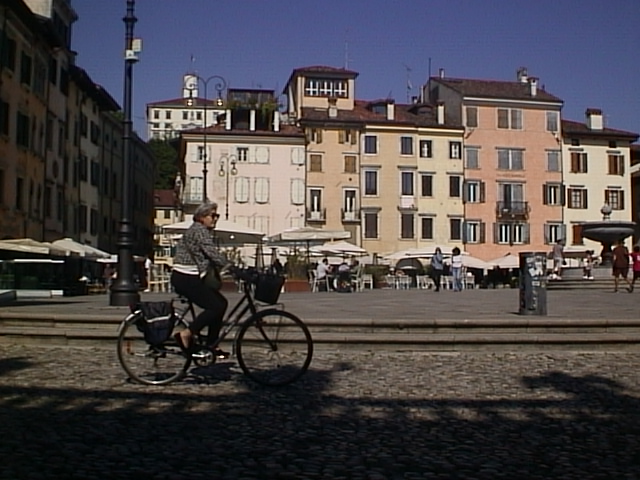 canon powershot 350 udine street photography