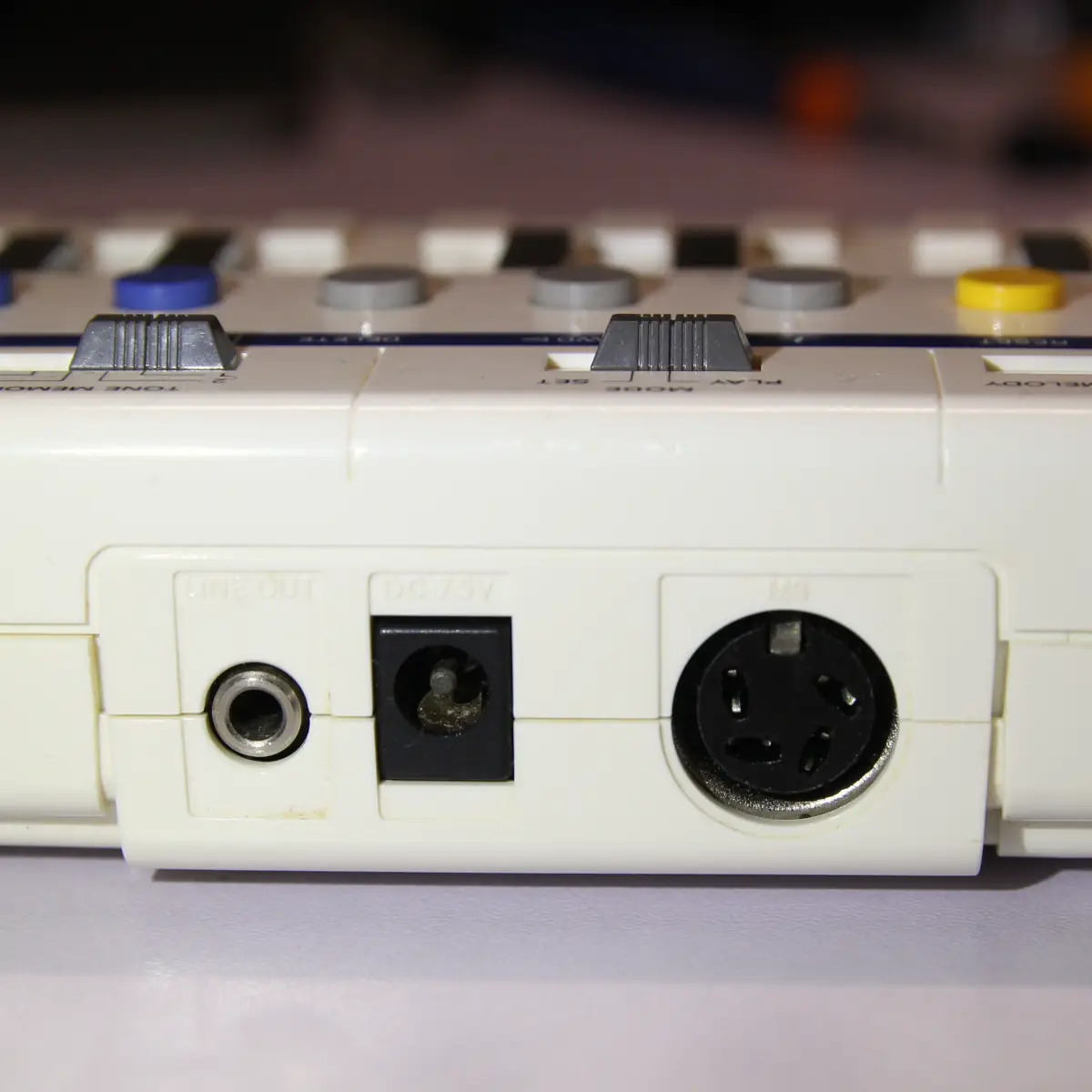 Casio VL-5 rear connectors detail