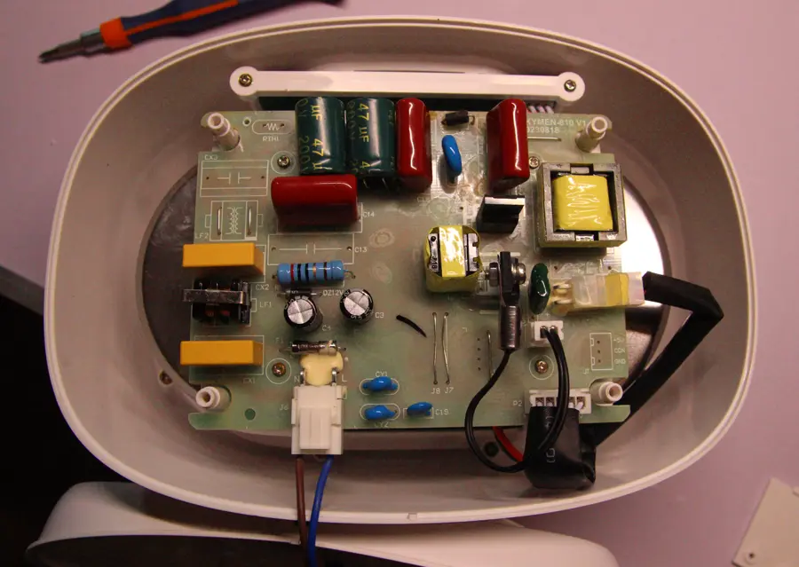 Skymen ZX-810 PCB close-up (1)