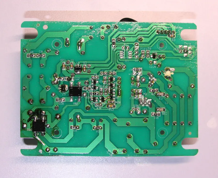 Skymen ZX-810 PCB - new insulating varnish (2)